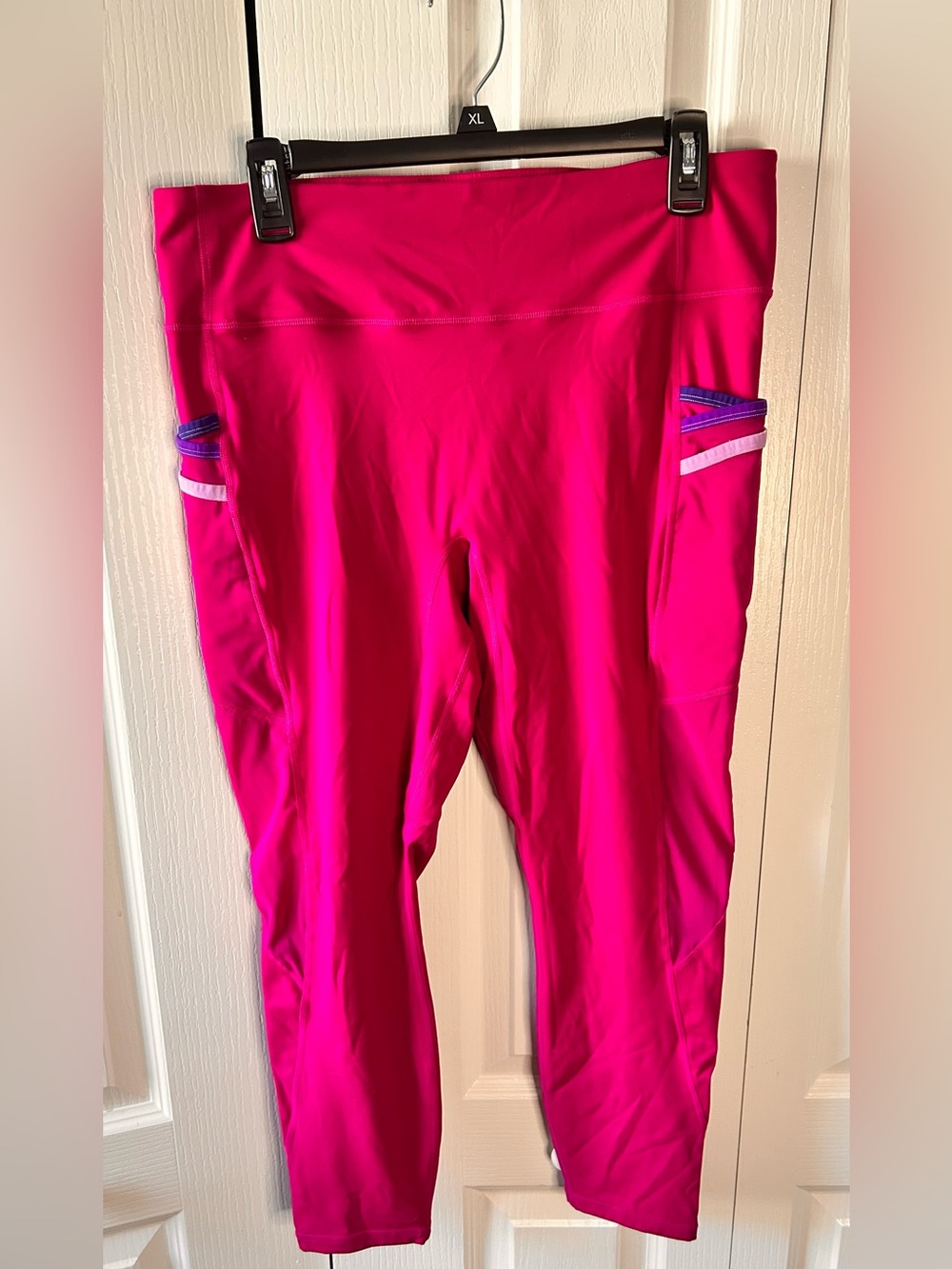 Fabletics Womenโs Size 2XL Purple Pinkโ Motion365 Cropped Leggings Side Pockets